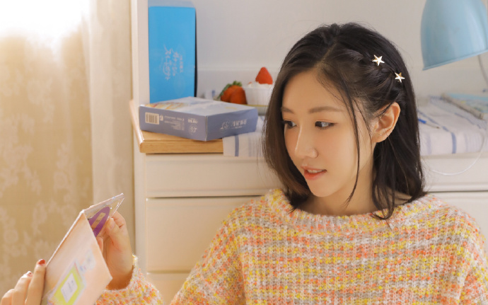 重庆高温天气持续 大熊猫等动物享夏日“清凉套餐”